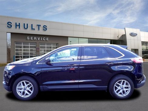 Certified 2022 Ford Edge SEL w/ Convenience Package image 2