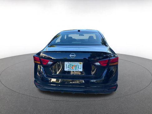 Used 2025 Nissan Altima 2.5 SV image 7