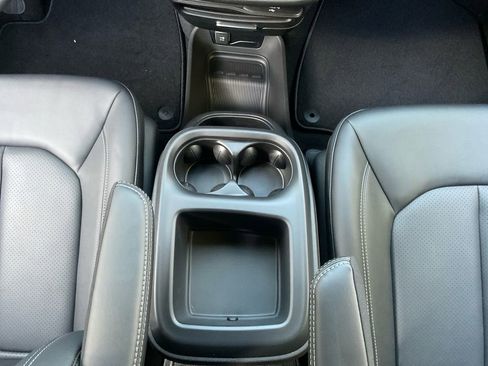 New 2026 Chrysler Pacifica Select w/ S Appearance Package image 11