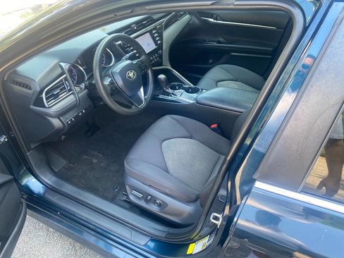Used 2019 Toyota Camry LE w/ Convenience Package FWD image 11
