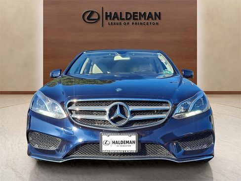 Used 2014 Mercedes-Benz E 350 4MATIC Sedan image 2