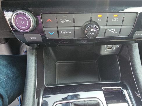 Used 2022 Jeep Compass Sport FWD image 19