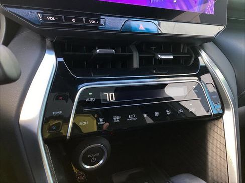 Certified 2024 Toyota Venza Nightshade image 17