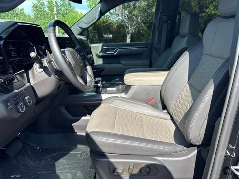 Used 2024 Chevrolet Silverado 1500 ZR2 AWD/4WD image 8