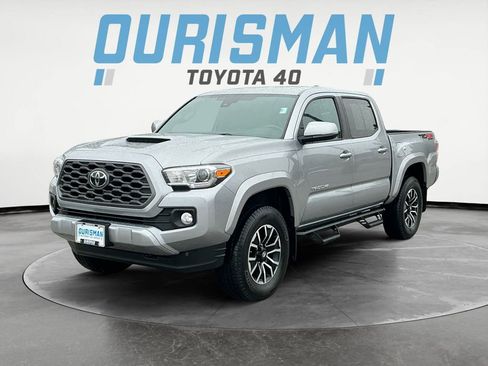 Used 2020 Toyota Tacoma TRD Sport image 3