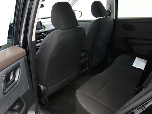 Used 2023 Nissan Rogue S image 25