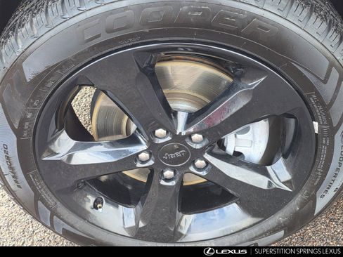 Used 2023 Jeep Grand Cherokee L Limited w/ Black Appearance Package image 10