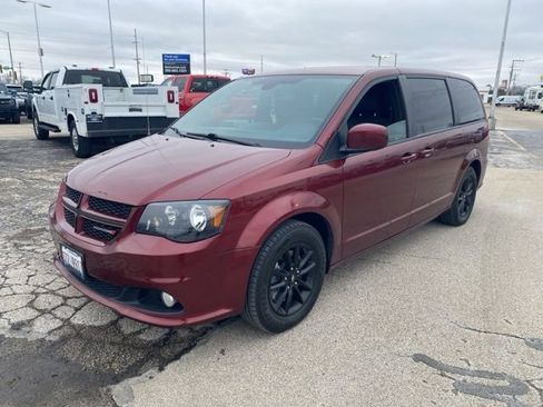 Used 2019 Dodge Grand Caravan GT image 2