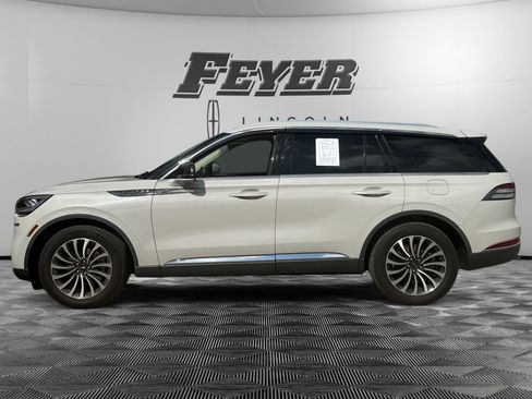 Used 2023 Lincoln Aviator Reserve RWD image 2