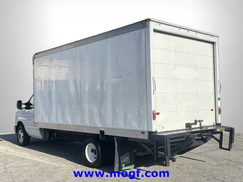 Used 2022 Ford E-350 and Econoline 350 Super Duty w/ Power Windows & Locks Group image 4