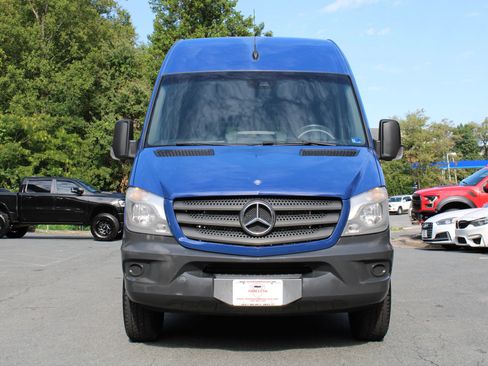 Used 2014 Mercedes-Benz Sprinter 2500 image 3