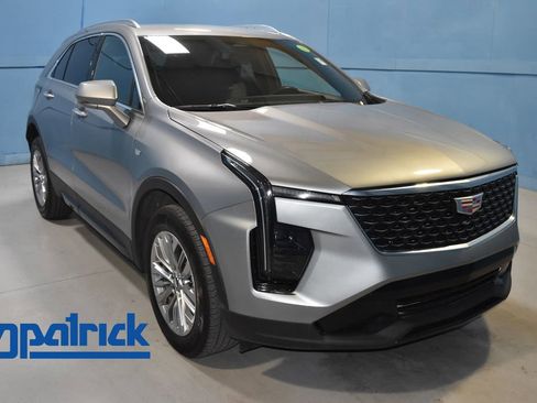Used 2024 Cadillac XT4 Premium Luxury image 1