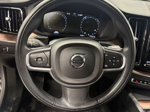 Used 2021 Volvo XC60 T5 Momentum w/ Advanced Package AWD/4WD image 13