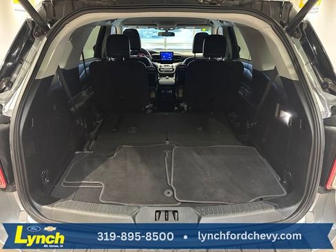 Used 2021 Ford Explorer XLT w/ Equipment Group 202A AWD/4WD image 21