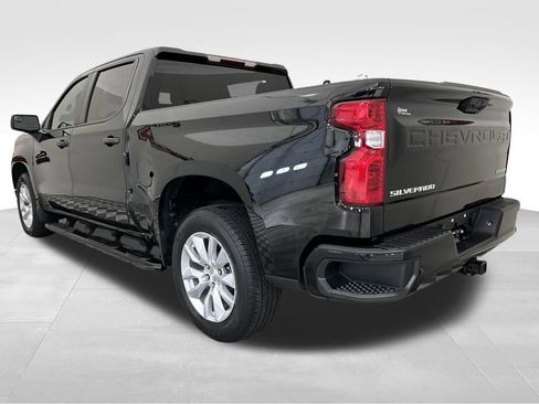 Used 2022 Chevrolet Silverado 1500 Custom image 3