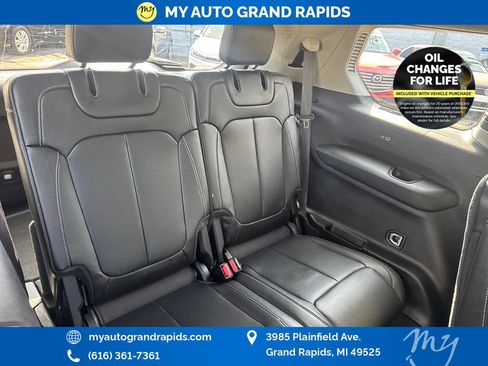 Used 2023 Jeep Grand Cherokee L Limited w/ Luxury Tech Group II AWD/4WD image 23