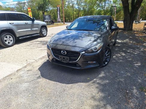 Used 2018 MAZDA MAZDA3 Touring image 10