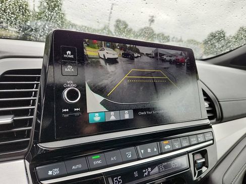 Used 2025 Honda Odyssey Sport-L image 19