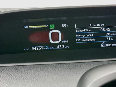 Used 2020 Toyota Prius Prime XLE FWD image 18