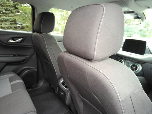 Used 2025 Chevrolet Blazer LT AWD/4WD image 18