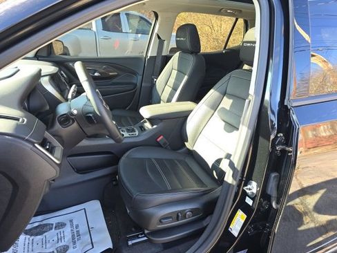 Used 2024 GMC Terrain Denali w/ Black Diamond Edition image 17
