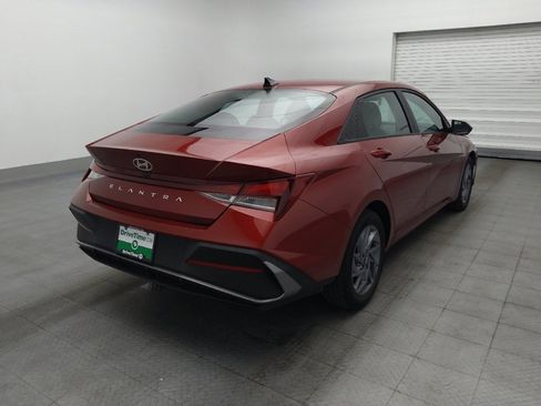 Used 2024 Hyundai Elantra SEL FWD image 9