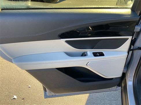 New 2026 Lincoln Nautilus Premier image 8