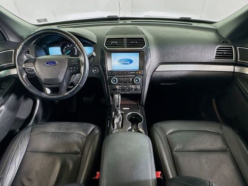 Used 2016 Ford Explorer XLT w/ Equipment Group 202A image 28