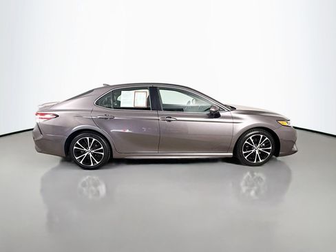 Certified 2020 Toyota Camry SE FWD image 9