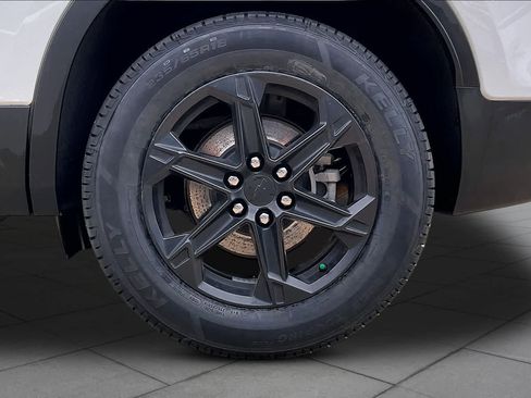 Certified 2024 Chevrolet Blazer LT w/ Convenience Package FWD image 13