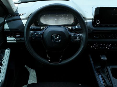 Used 2023 Honda Accord EX image 11