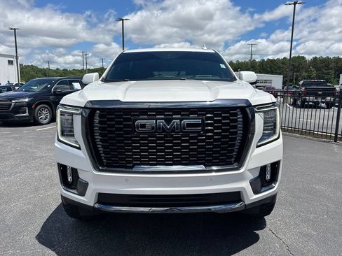 Used 2023 GMC Yukon XL Denali Ultimate AWD/4WD image 3