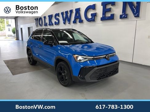 Used 2025 Volkswagen Taos SE image 5