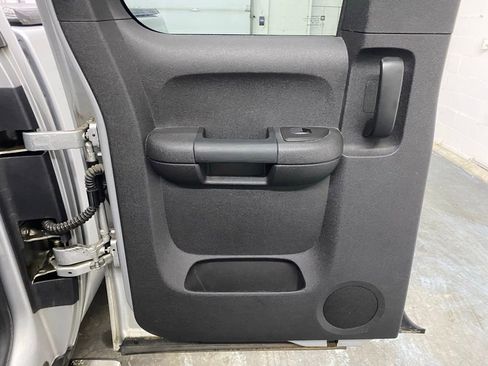 Used 2013 Chevrolet Silverado 2500 LT w/ Convenience Package image 12