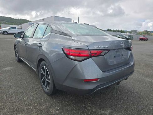 Used 2024 Nissan Sentra SV FWD image 2
