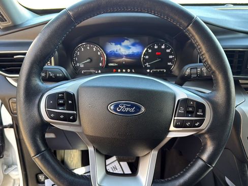 Used 2022 Ford Explorer XLT w/ Equipment Group 202A image 18