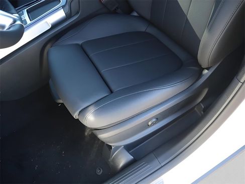 New 2026 Mercedes-Benz GLB 250 4MATIC image 30