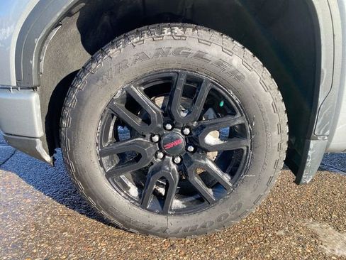 Used 2023 GMC Sierra 1500 Elevation image 29