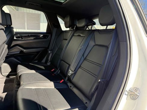 Used 2020 Porsche Cayenne image 14