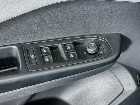 Used 2022 Volkswagen Taos SE FWD image 15