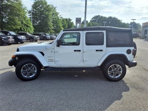 Used 2022 Jeep Wrangler Unlimited Sahara image 17