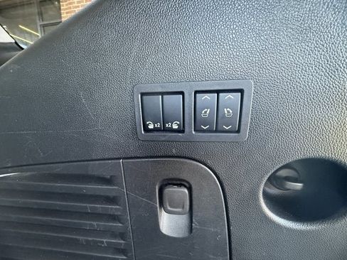 Used 2020 Cadillac Escalade Premium Luxury image 14