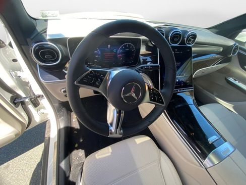 Used 2026 Mercedes-Benz GLC 300 4MATIC image 10