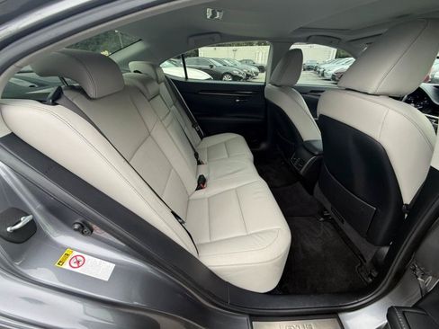Used 2014 Lexus ES 350 w/ Luxury Package FWD image 14