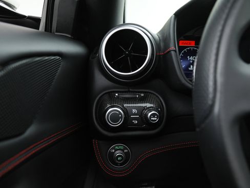 Certified 2023 Ferrari Portofino M image 40