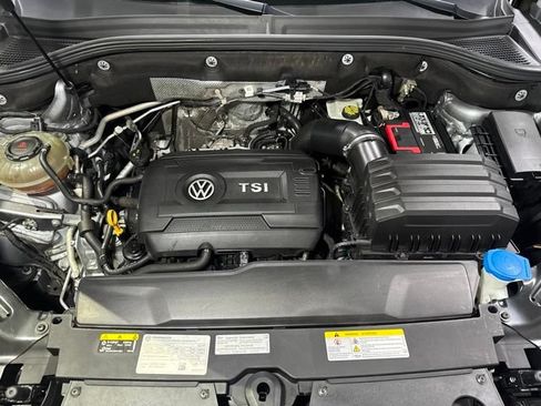 Used 2022 Volkswagen Atlas SE w/ Panoramic Sunroof Package FWD image 9