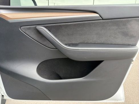 Used 2023 Tesla Model Y Long Range image 10