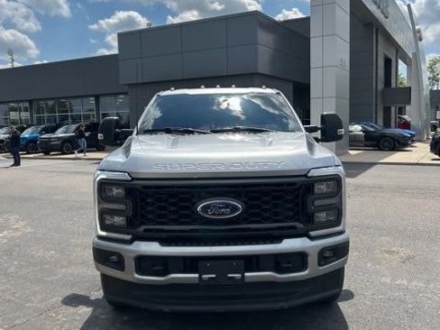 Used 2023 Ford F250 XL w/ STX Appearance Package AWD/4WD image 3