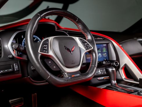 Used 2016 Chevrolet Corvette Z06 w/ 2LZ Preferred Equipment Group image 2