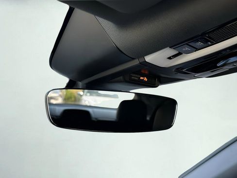 Used 2022 Porsche Cayenne Base image 77